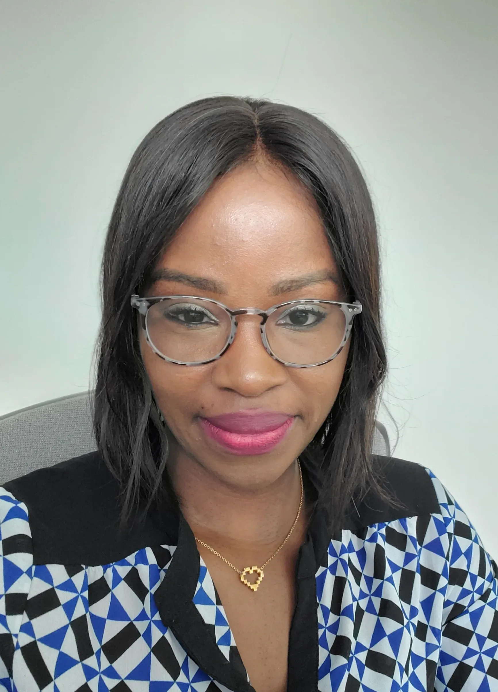 Tonye, Ghislaine – Headshot